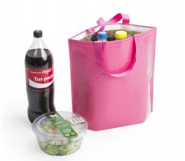 bolsa nevera de non-woven laminado de color fucsia con botellas y comida