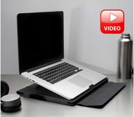estacion de trabajo para portatil colocada en una mesa de trabajo con icono Video