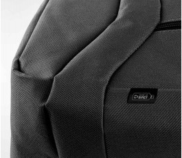 detalle de la etiqueta RPET de la mochila nevera en RPET modelo ZG52003 color negro