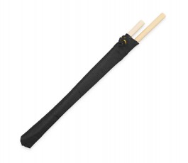 set de dos palillos chinos de madera colocados en funda de color negro