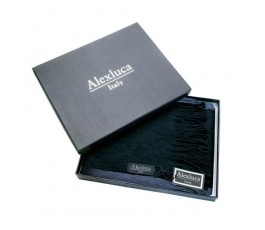 bufanda marca Alexluca color negro dentro del estuche de carton