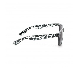 vista lateral de las gafas de sol modelo A4220 de montura tramada translucida