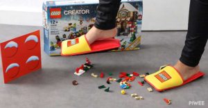 uso zapatillas protectoras Lego