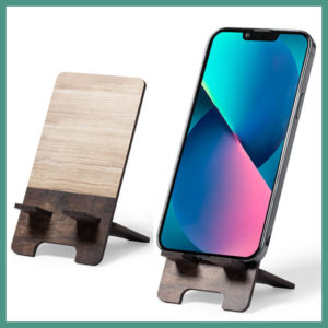 soportes para madera para telefono y un movil colocado